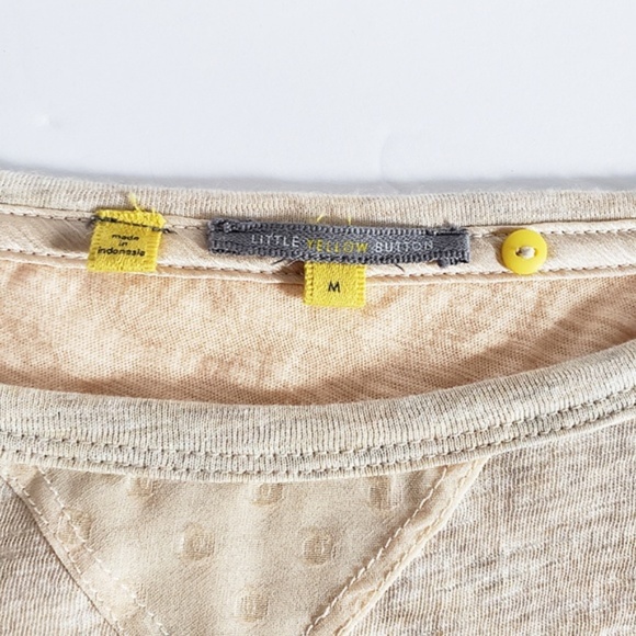 ANTHROPOLOGIE Little Yellow Button Backstory Tee in Oatmeal/Peach M - Picture 3 of 9